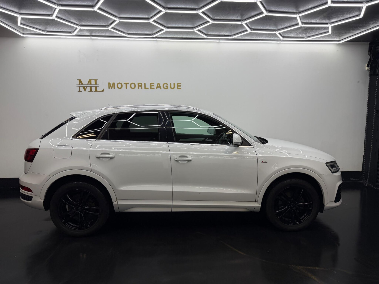 
                                                Voiture
                                                 Audi Q3 1.4 TFSI CoD S line Euro 6 (s/s) 5dr (Nav)