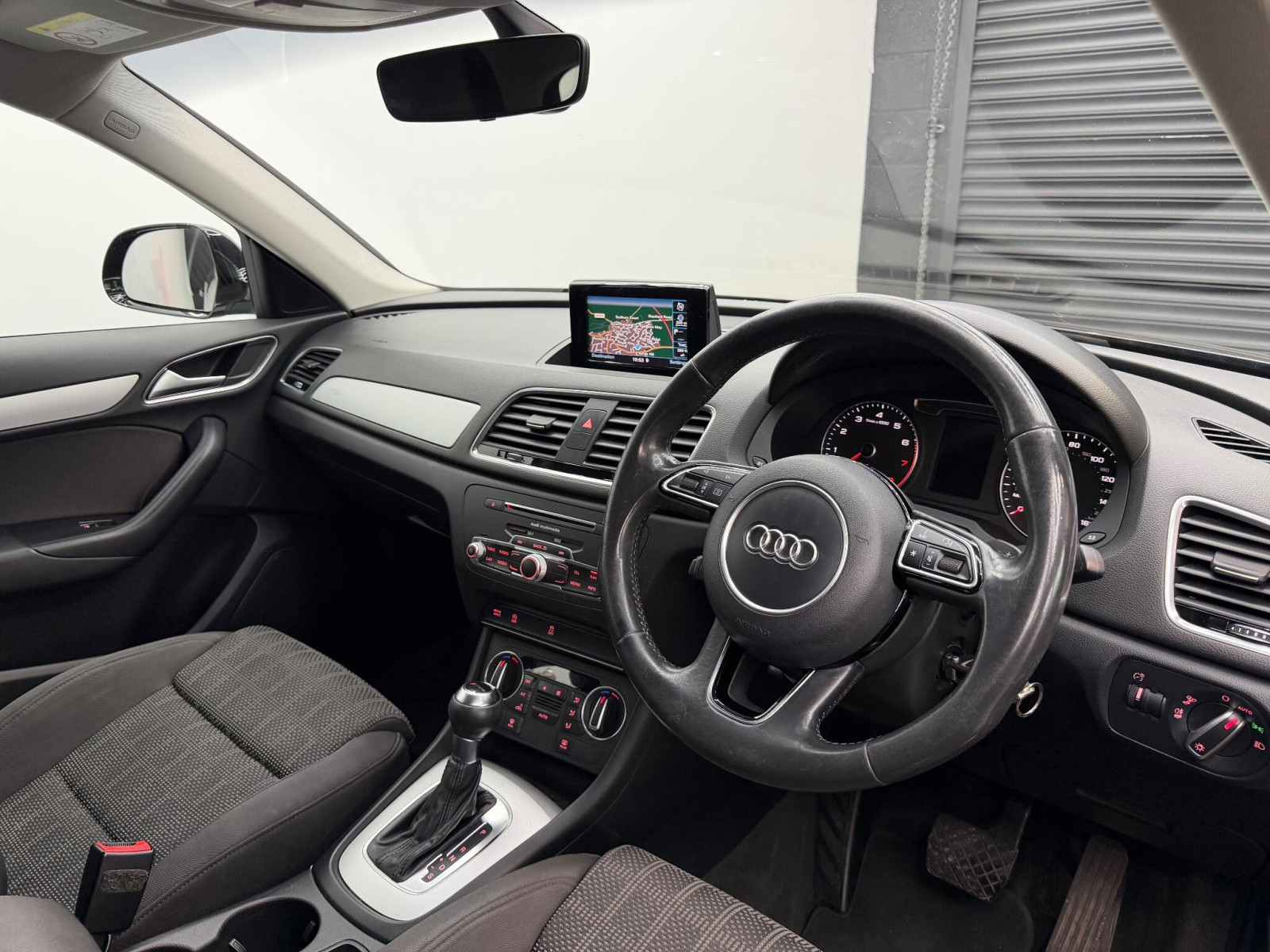 
                                                Voiture
                                                 Audi Q3 2.0 TDI S line Edition S Tronic quattro Euro 6 (s/s) 5dr