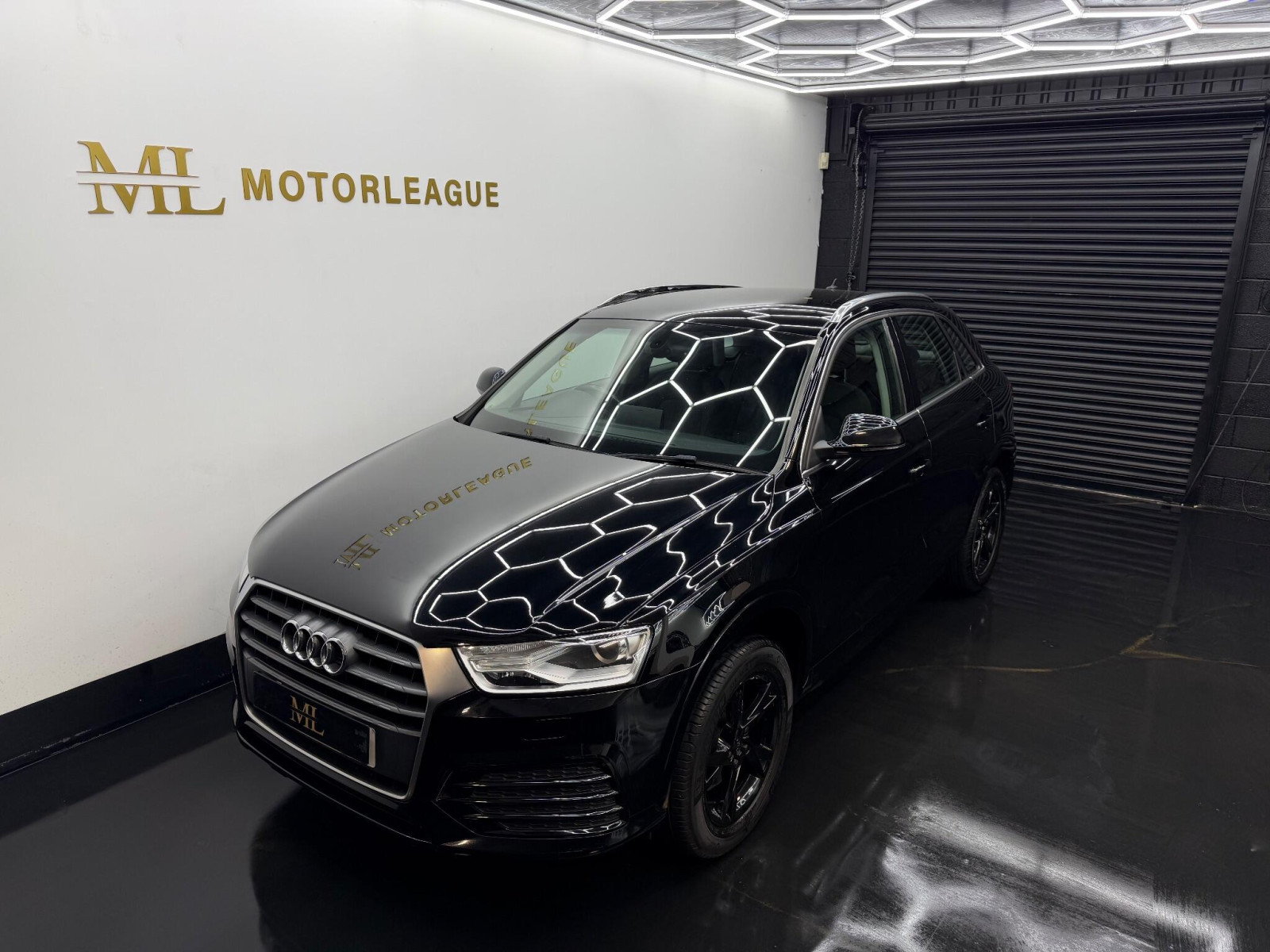 
                                                Voiture
                                                 Audi Q3 2.0 TDI S line Edition S Tronic quattro Euro 6 (s/s) 5dr