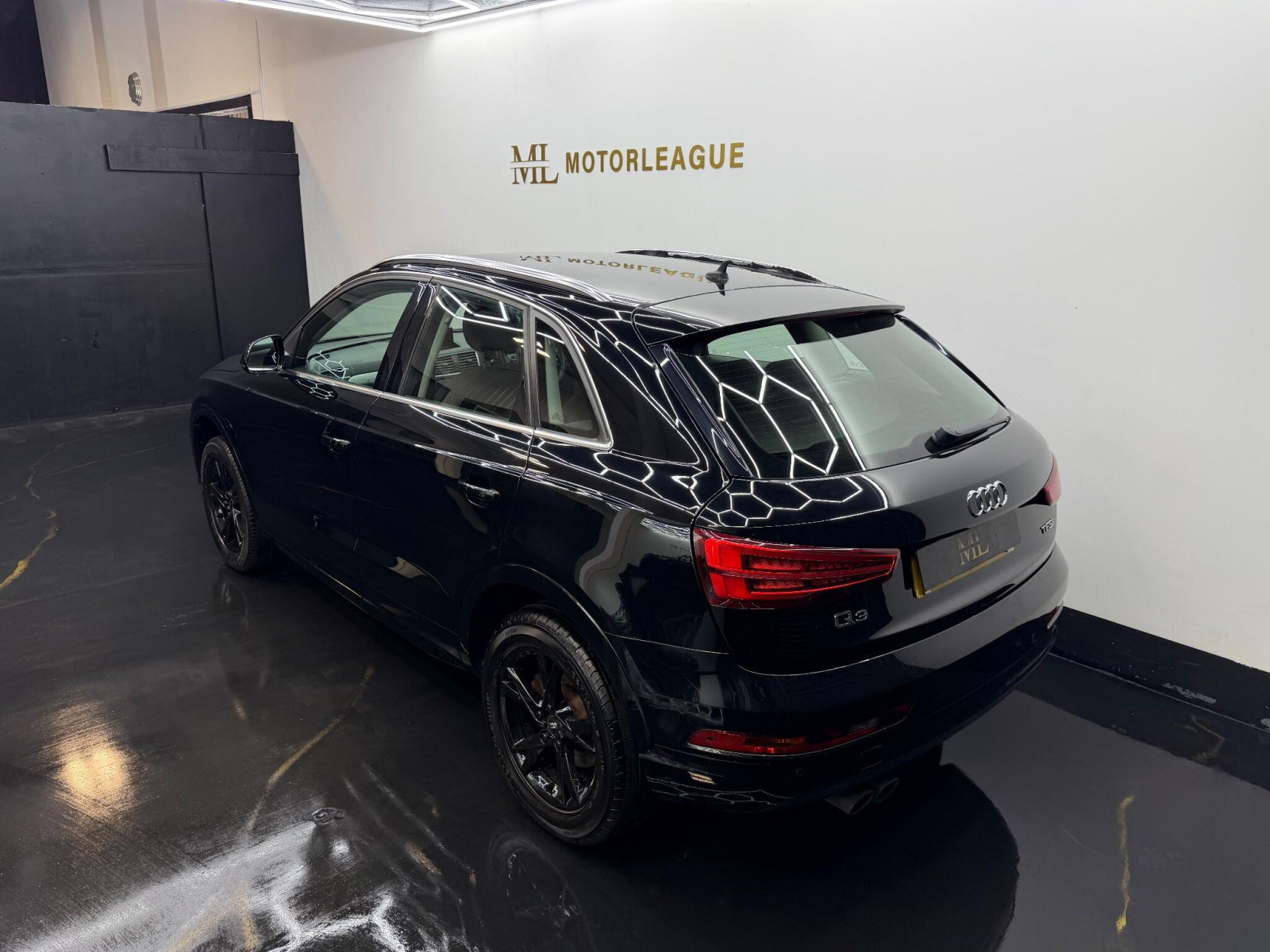 
                                                Voiture
                                                 Audi Q3 2.0 TDI S line Edition S Tronic quattro Euro 6 (s/s) 5dr