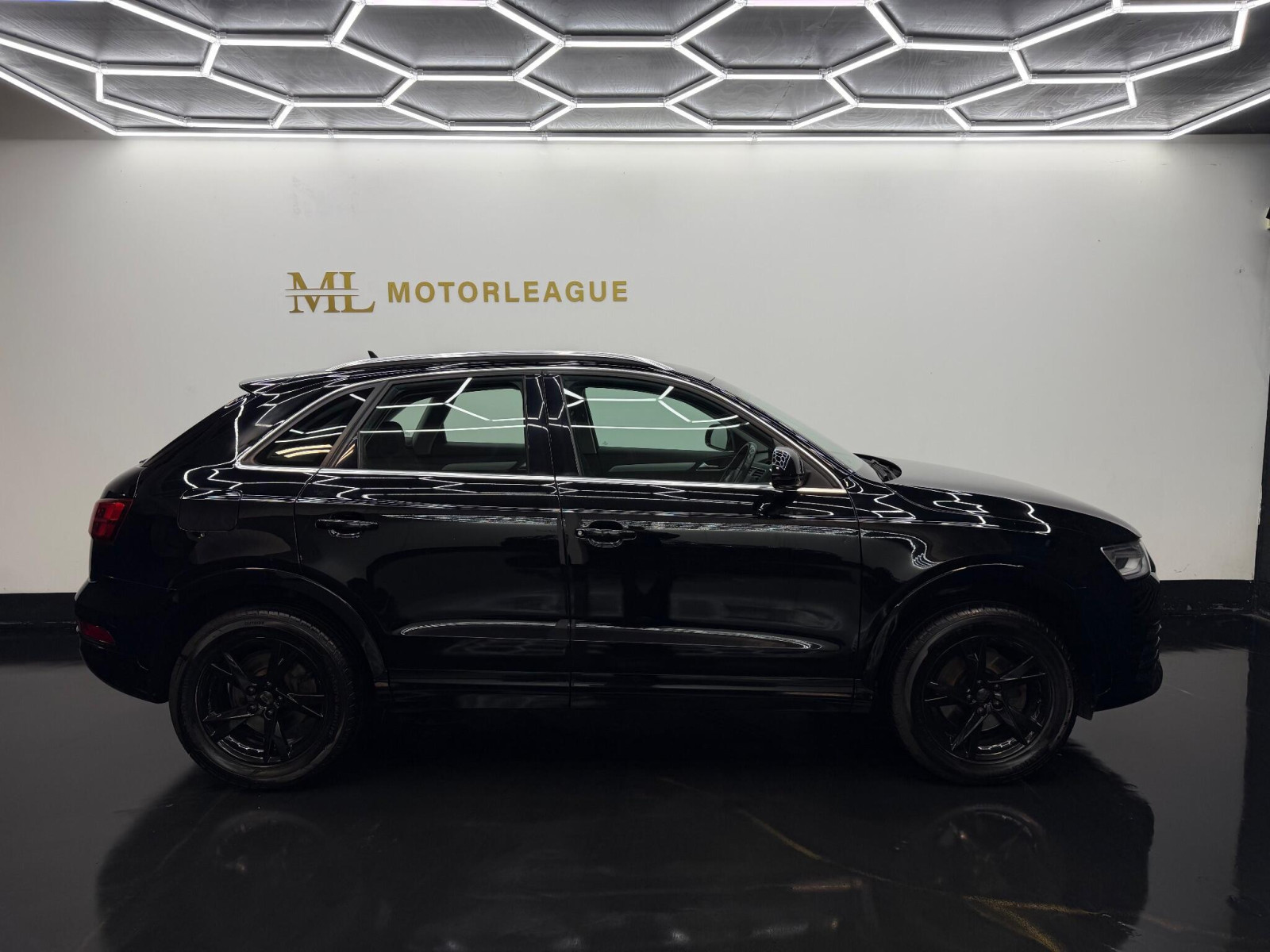 
                                                Voiture
                                                 Audi Q3 2.0 TDI S line Edition S Tronic quattro Euro 6 (s/s) 5dr