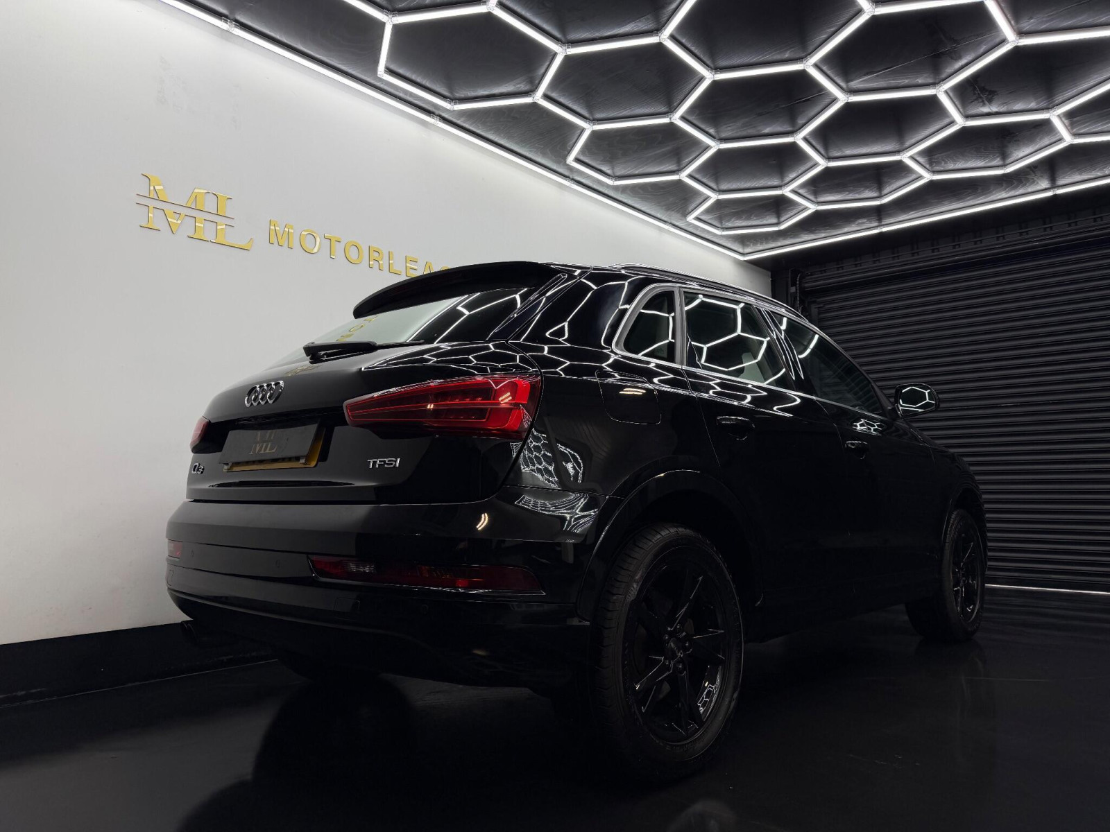 
                                                Voiture
                                                 Audi Q3 2.0 TDI S line Edition S Tronic quattro Euro 6 (s/s) 5dr