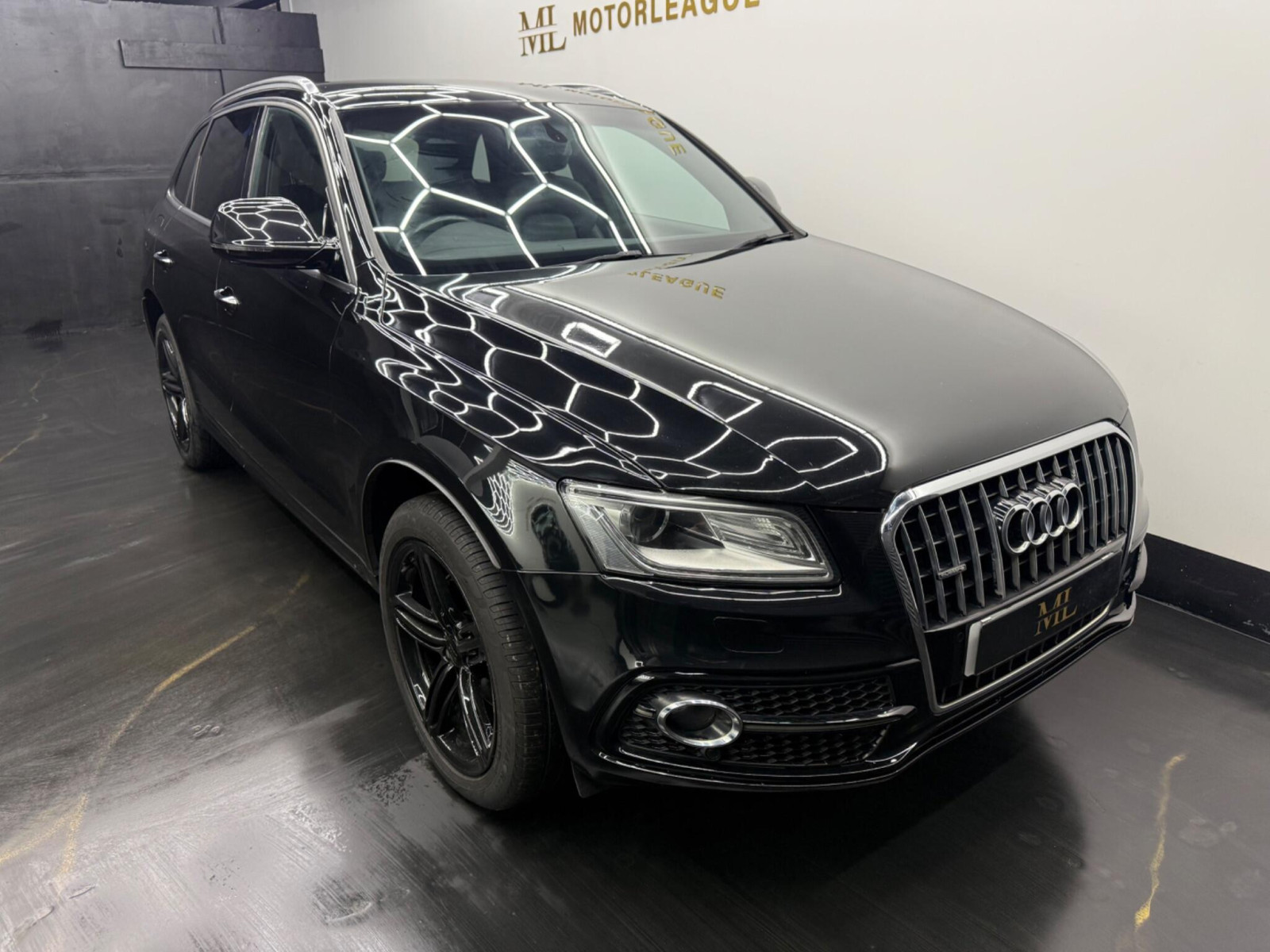 
                                                Voiture
                                                 Audi Q5 2.0 TDI S line Plus S Tronic quattro Euro 6 (s/s) 5dr