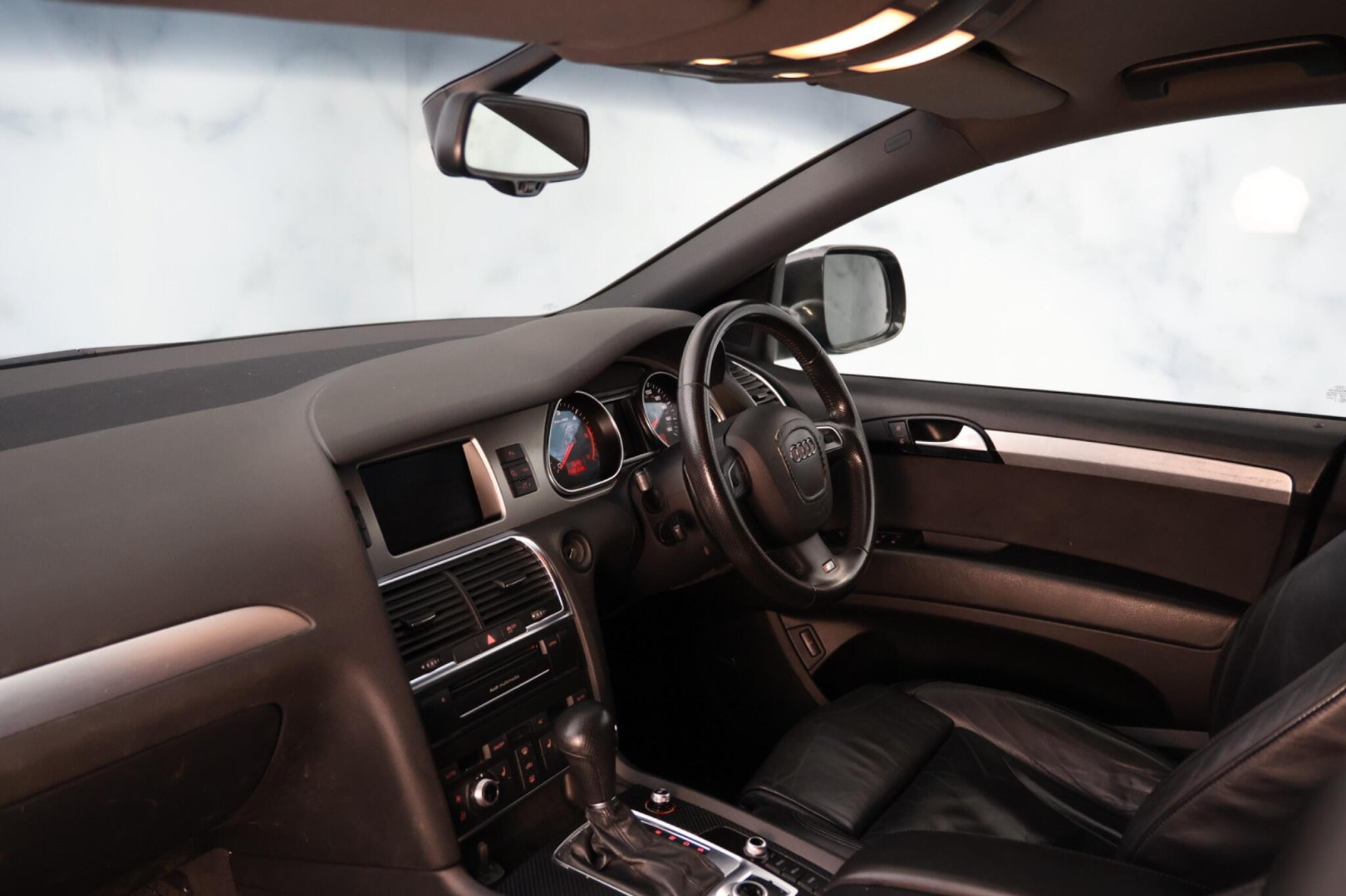 
                                                Voiture
                                                 Audi Q7 3.0 TDI V6 S line Tiptronic quattro Euro 5 5dr