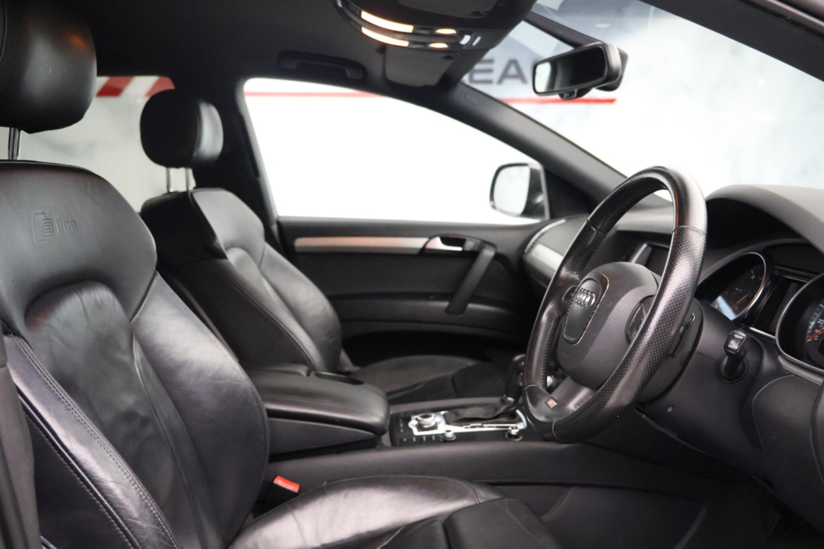 
                                                Voiture
                                                 Audi Q7 3.0 TDI V6 S line Tiptronic quattro Euro 5 5dr