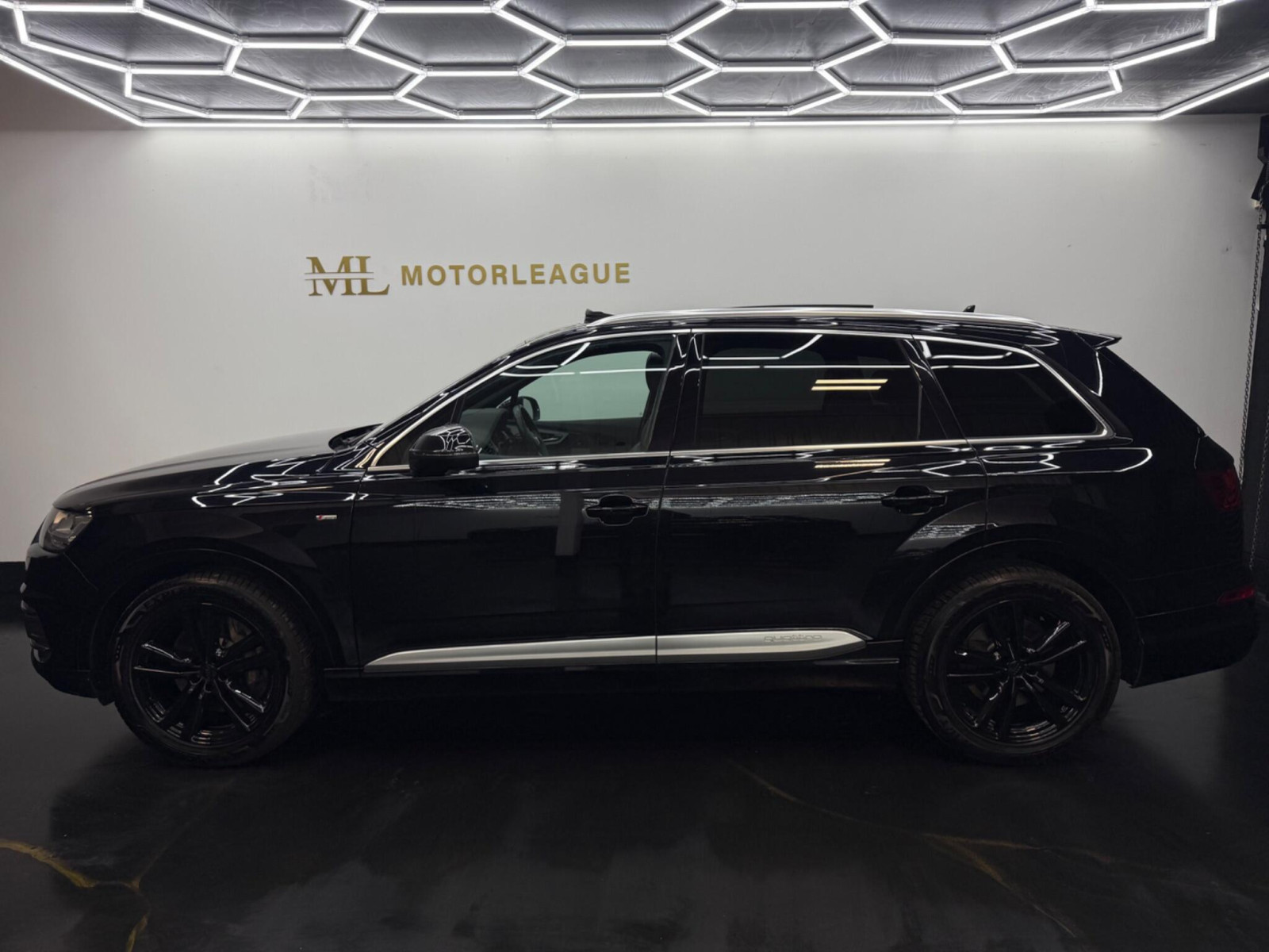 
                                                Voiture
                                                 Audi Q7 3.0 TDI V6 S line Tiptronic quattro Euro 6 (s/s) 5dr