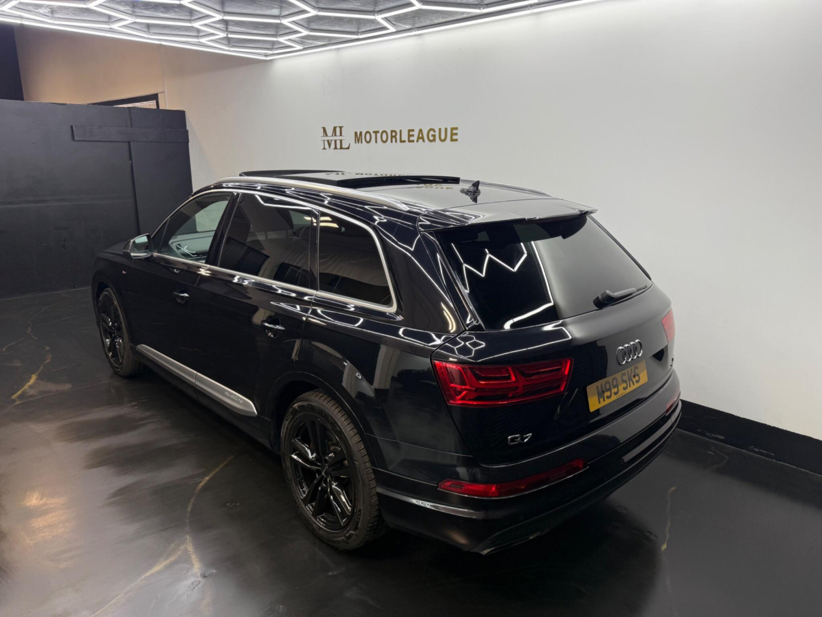 
                                                Voiture
                                                 Audi Q7 3.0 TDI V6 S line Tiptronic quattro Euro 6 (s/s) 5dr