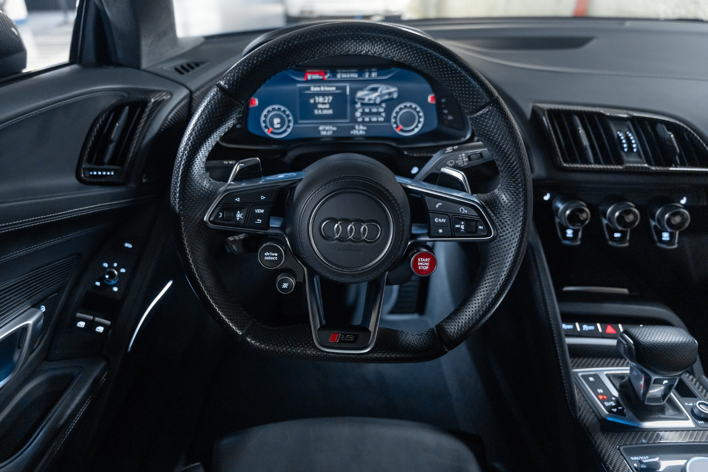 
                                                Voiture
                                                 Audi R8 (II.II) V10 Performance