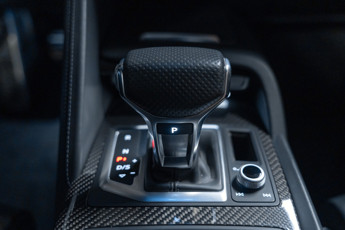 
                                                Voiture
                                                 Audi R8 (II.II) V10 Performance
