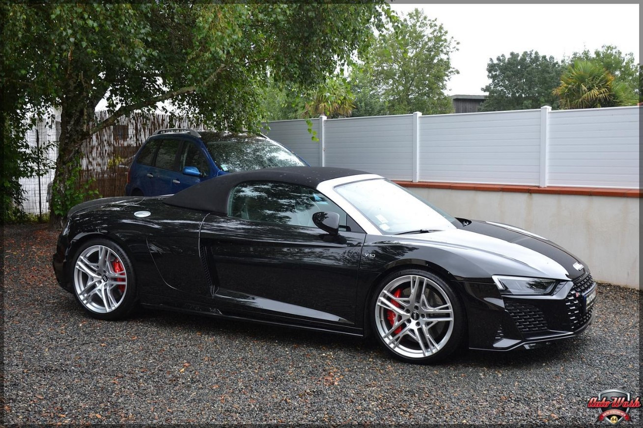 
                                                Voiture
                                                 Audi R8 Spyder