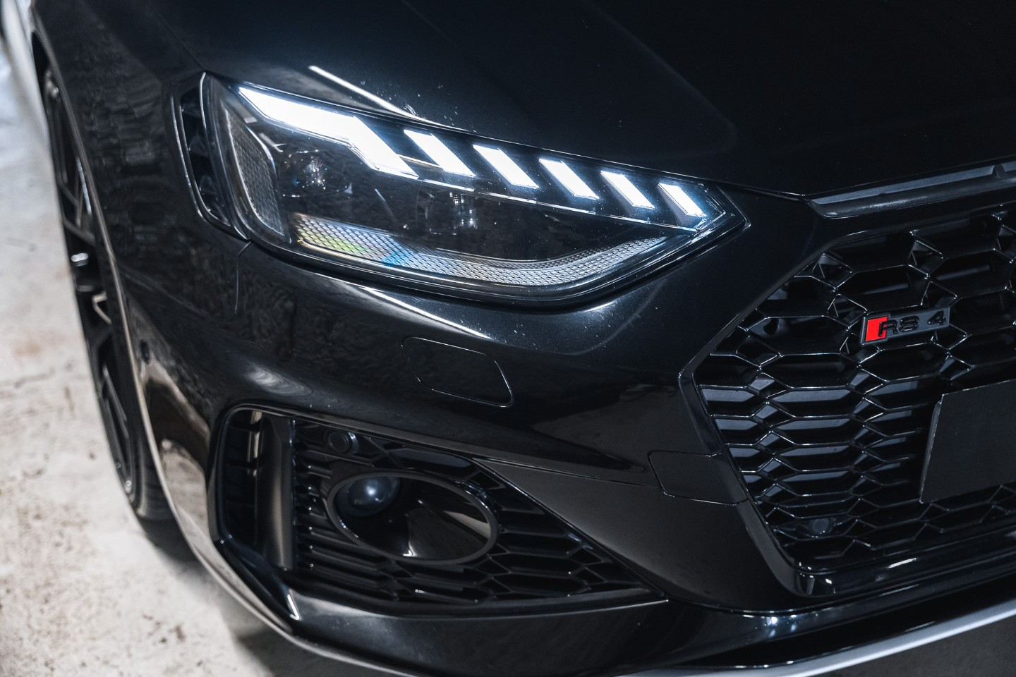 
                                                Voiture
                                                 Audi RS4 B9.2 Avant 25 Years Anniversary