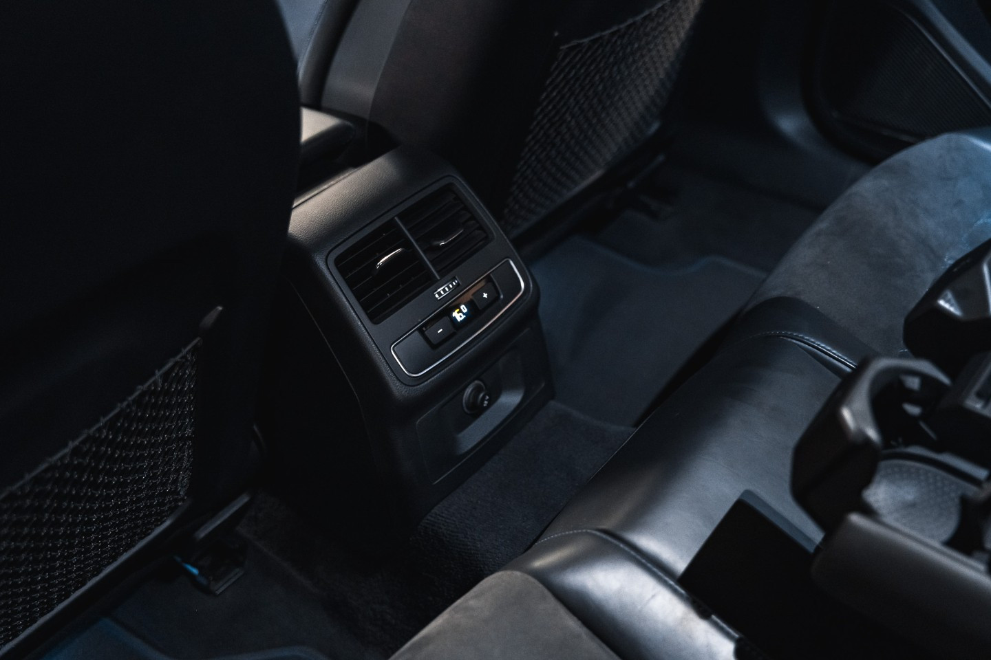 
                                                Voiture
                                                 Audi RS4 B9.2 Avant 25 Years Anniversary