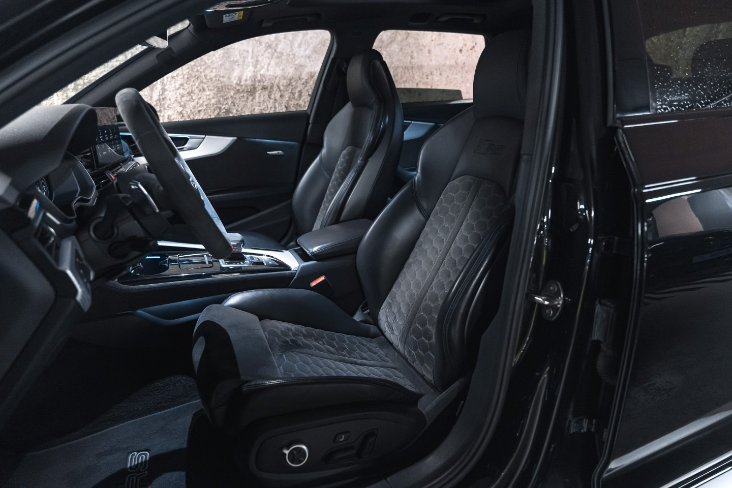 
                                                Voiture
                                                 Audi RS4 B9.2 Avant 25 Years Anniversary