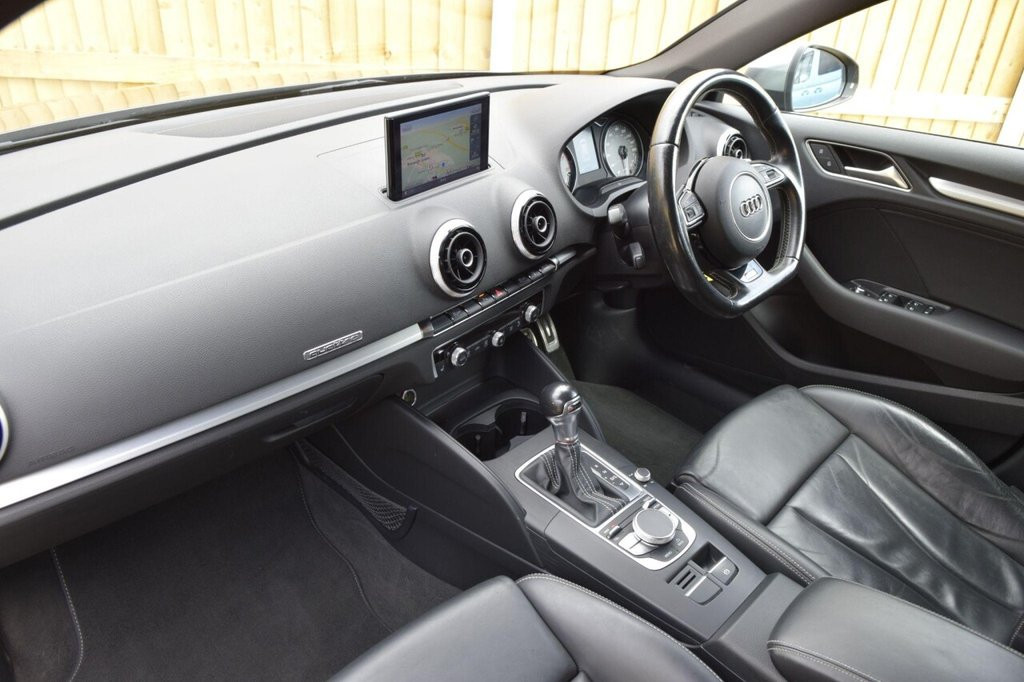 
                                                Voiture
                                                 Audi S3 Sport