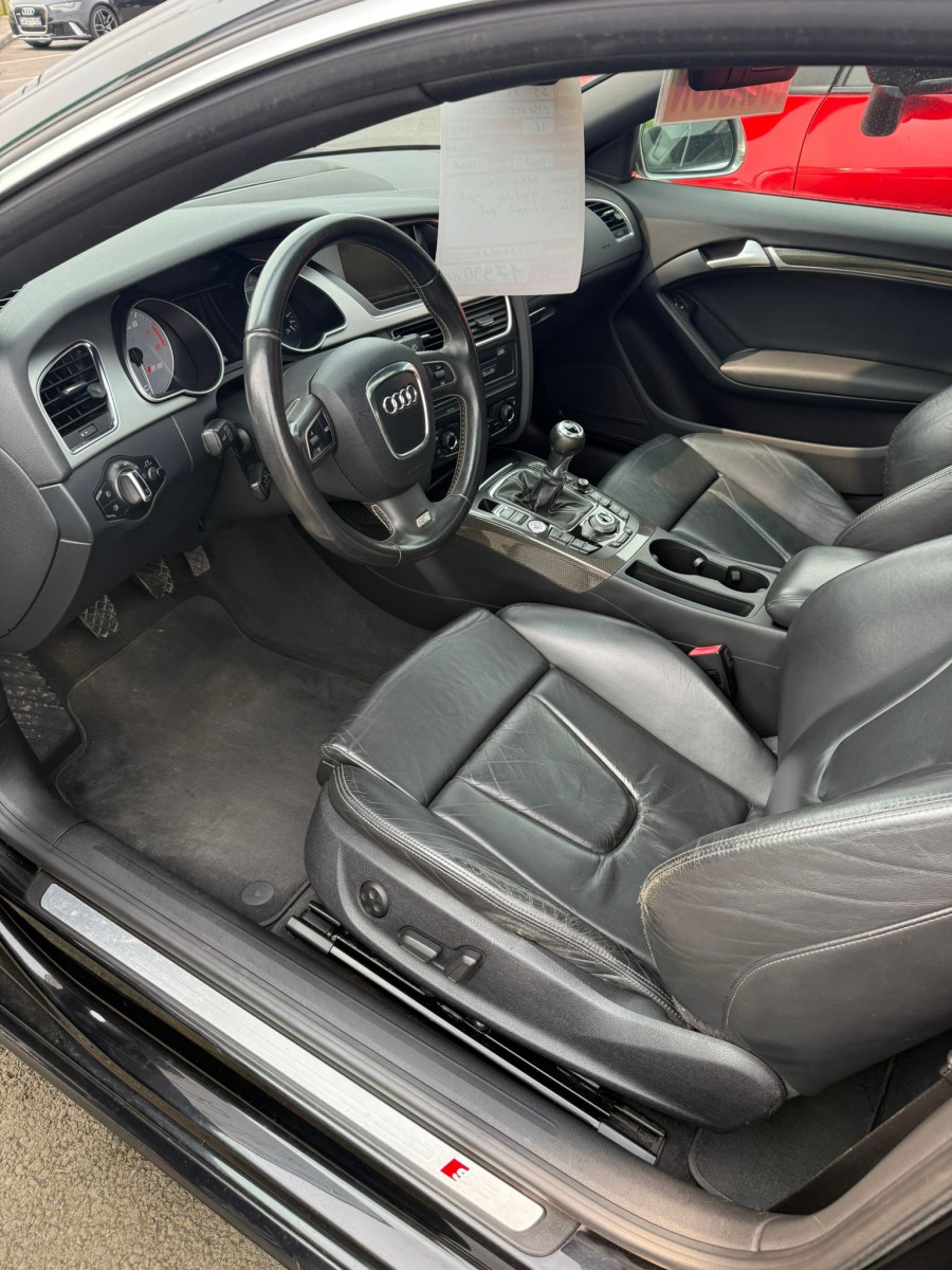 
                                                Voiture
                                                 Audi S5 V8 Quattro
