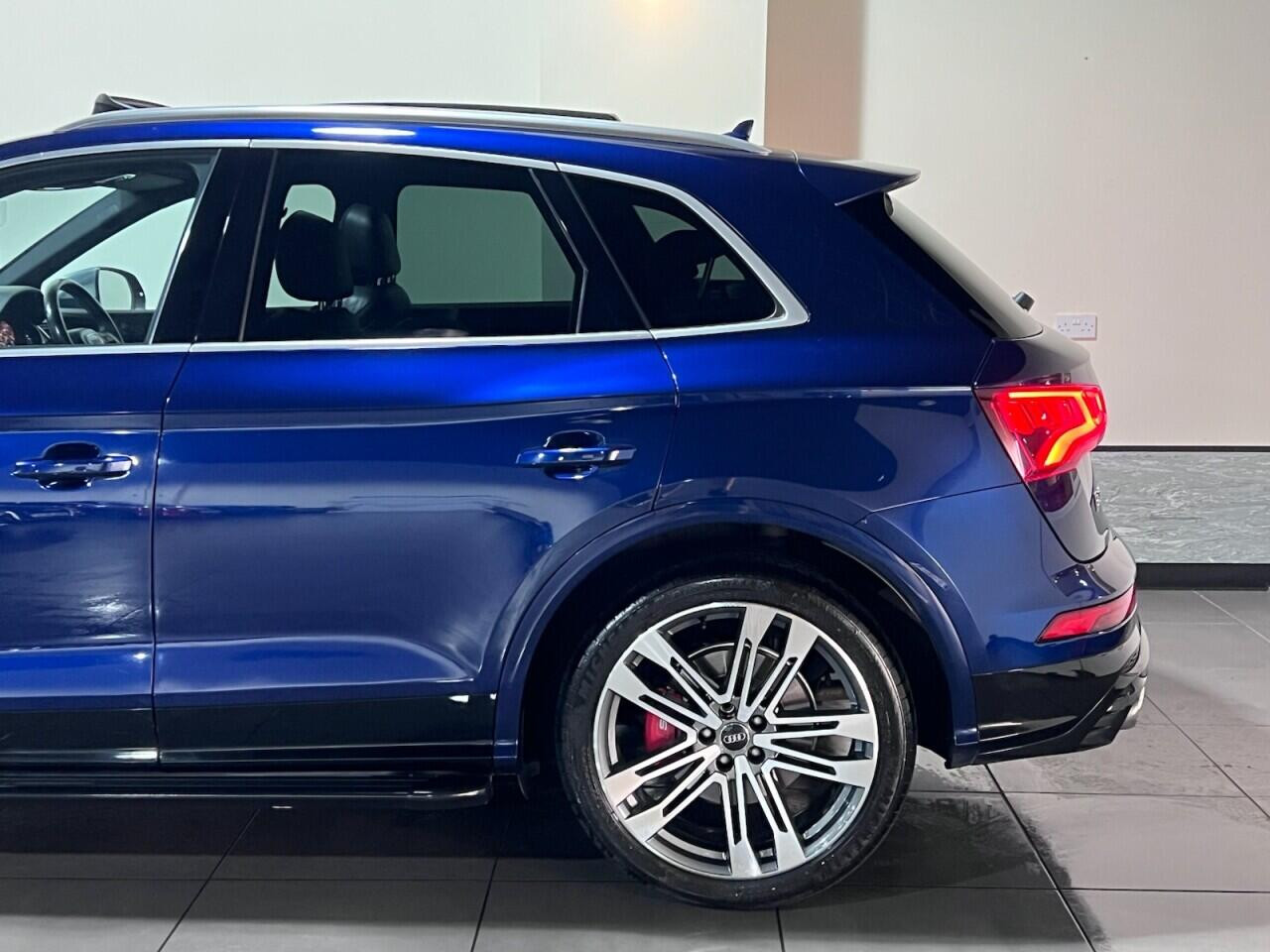 
                                                Voiture
                                                 Audi SQ5 3.0 TFSI V6 SUV 5dr Petrol Tiptronic quattro Euro 6 (s/s) (354 ps)