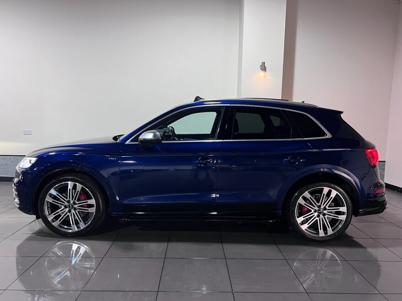 
                                                Voiture
                                                 Audi SQ5 3.0 TFSI V6 SUV 5dr Petrol Tiptronic quattro Euro 6 (s/s) (354 ps)