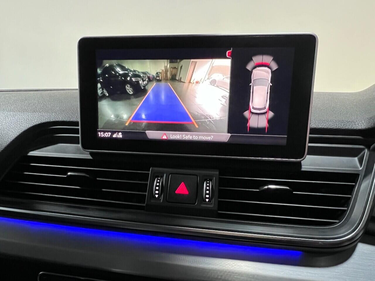 
                                                Voiture
                                                 Audi SQ5 3.0 TFSI V6 SUV 5dr Petrol Tiptronic quattro Euro 6 (s/s) (354 ps)