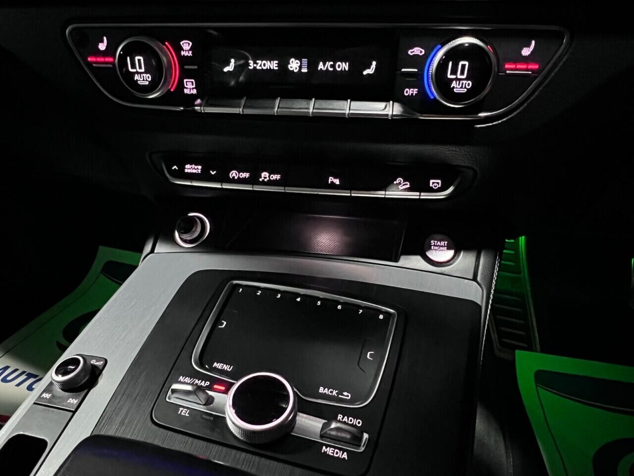 
                                                Voiture
                                                 Audi SQ5 3.0 TFSI V6 SUV 5dr Petrol Tiptronic quattro Euro 6 (s/s) (354 ps)