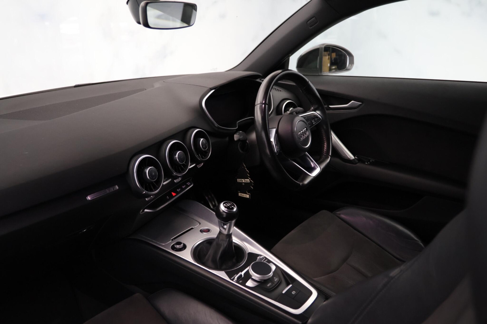 
                                                Voiture
                                                 Audi TT 2.0 TDI ultra Sport Euro 6 (s/s) 3dr