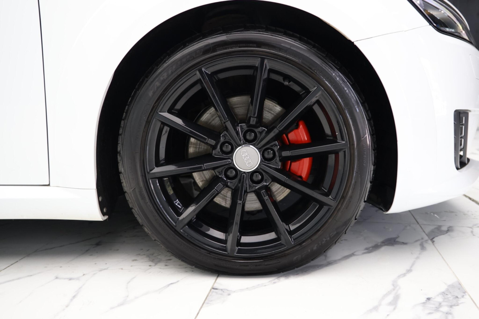 
                                                Voiture
                                                 Audi TT 2.0 TDI ultra Sport Euro 6 (s/s) 3dr