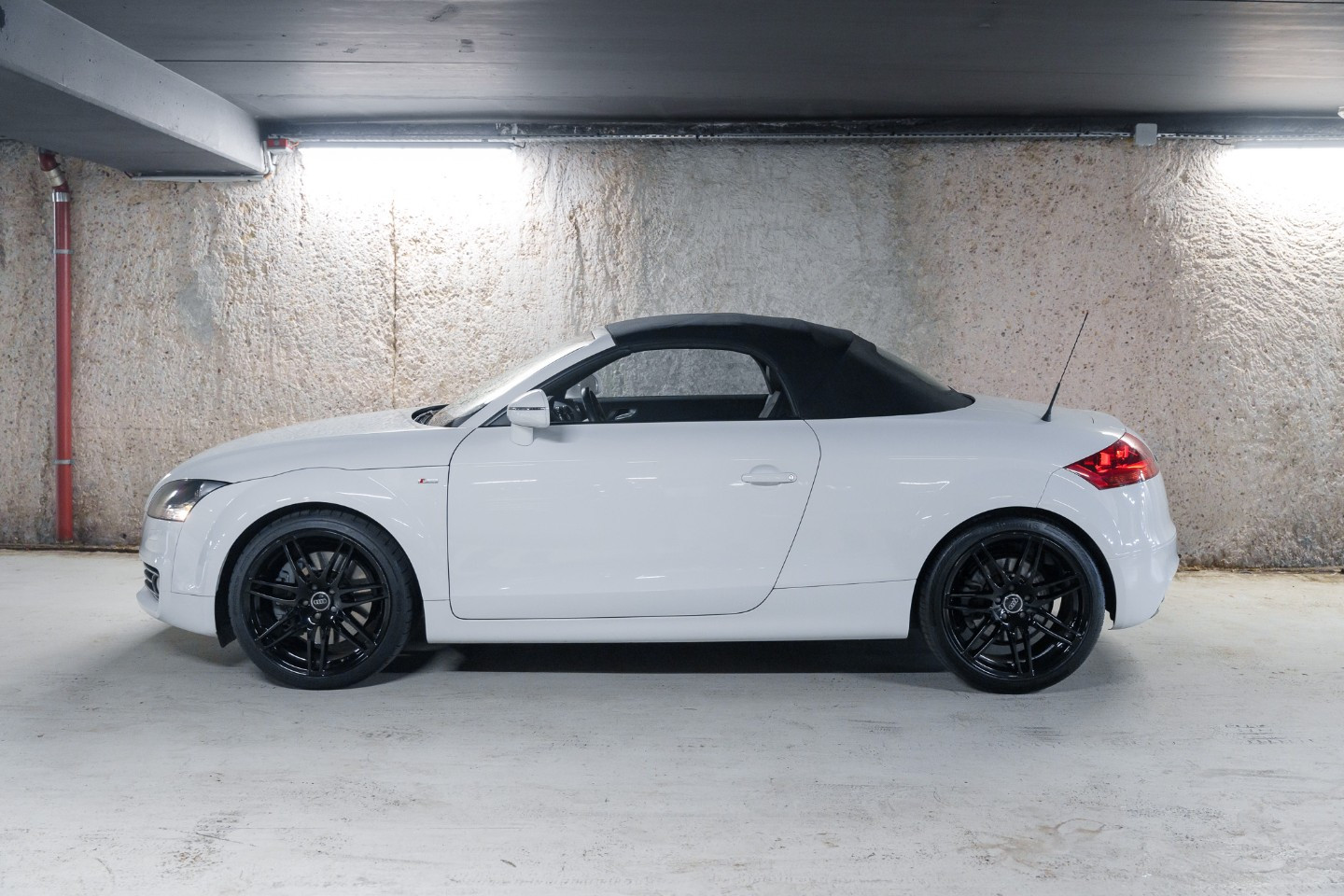 
                                                Voiture
                                                 Audi TT S-Line V6