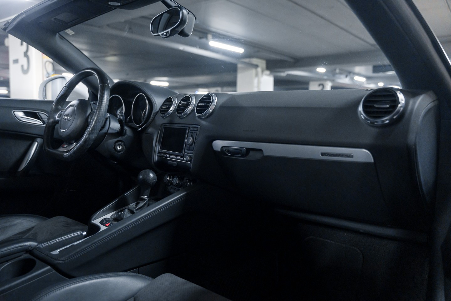 
                                                Voiture
                                                 Audi TT S-Line V6