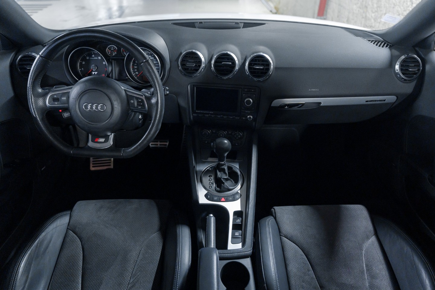
                                                Voiture
                                                 Audi TT S-Line V6