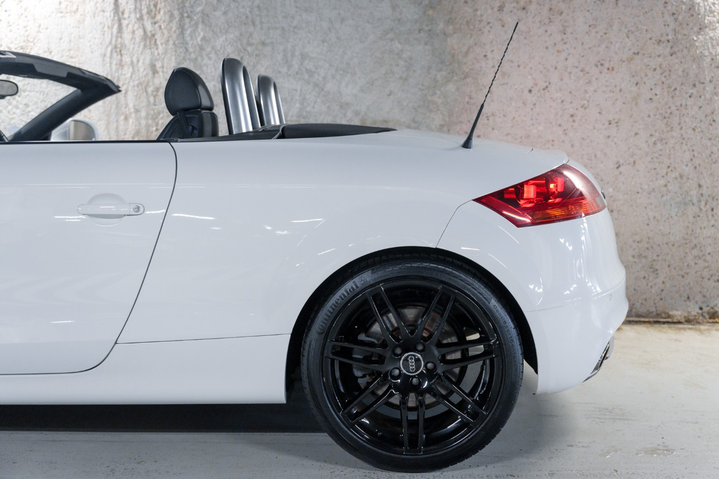 
                                                Voiture
                                                 Audi TT S-Line V6