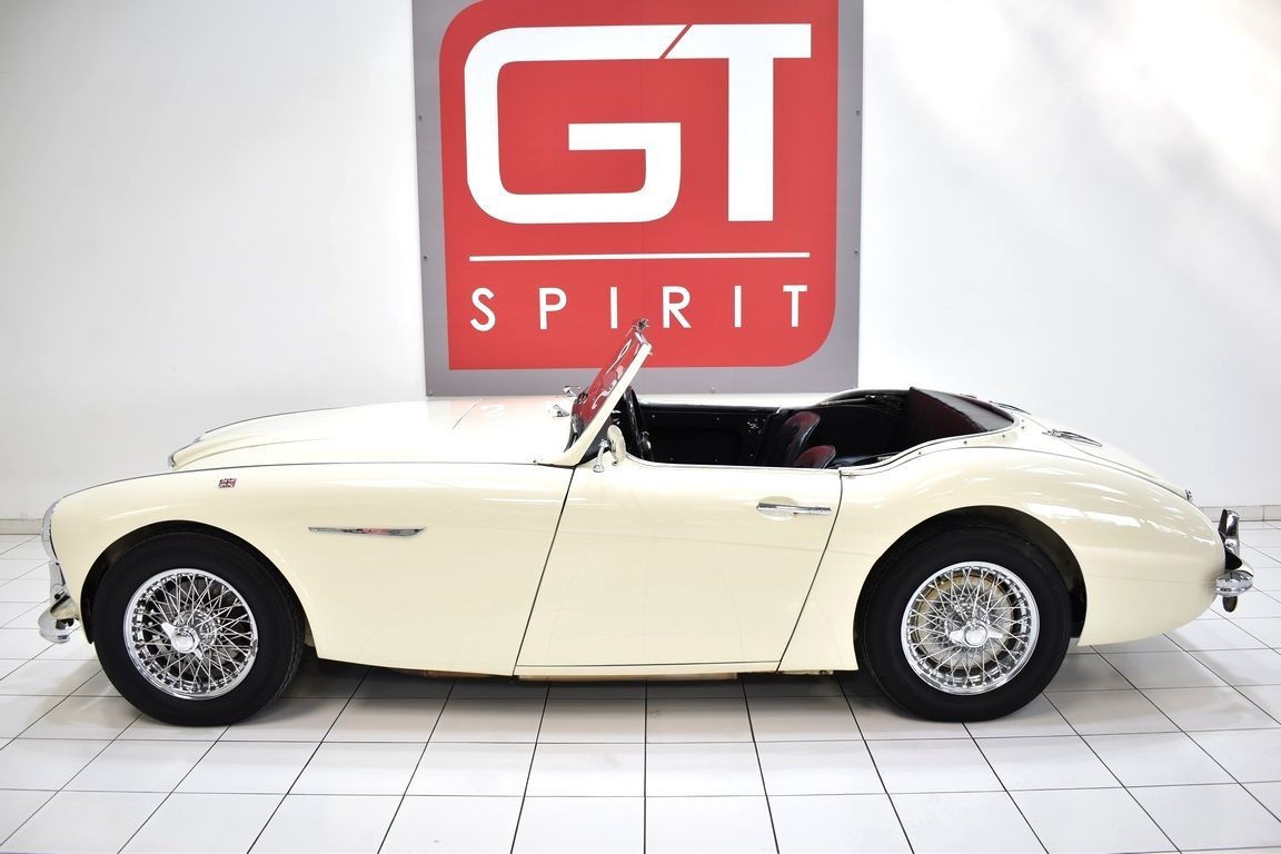
                                                Voiture
                                                 AUSTIN HEALEY 3000 MK1 BT 7
