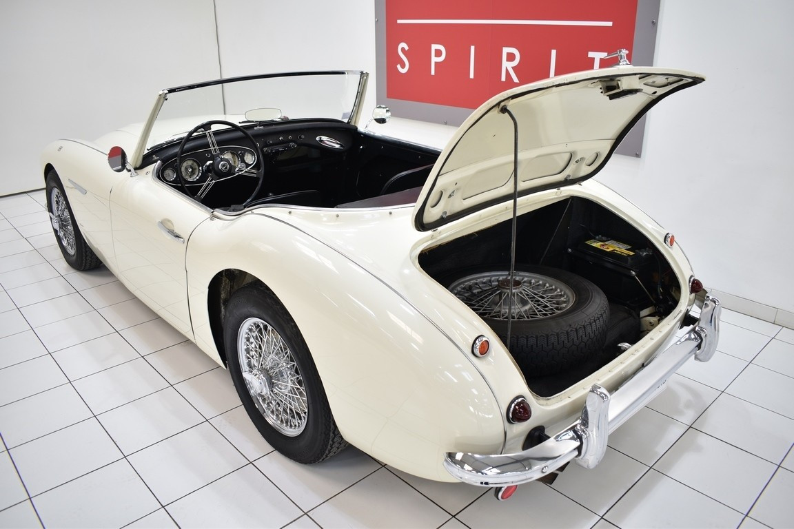 
                                                Voiture
                                                 AUSTIN HEALEY 3000 MK1 BT 7
