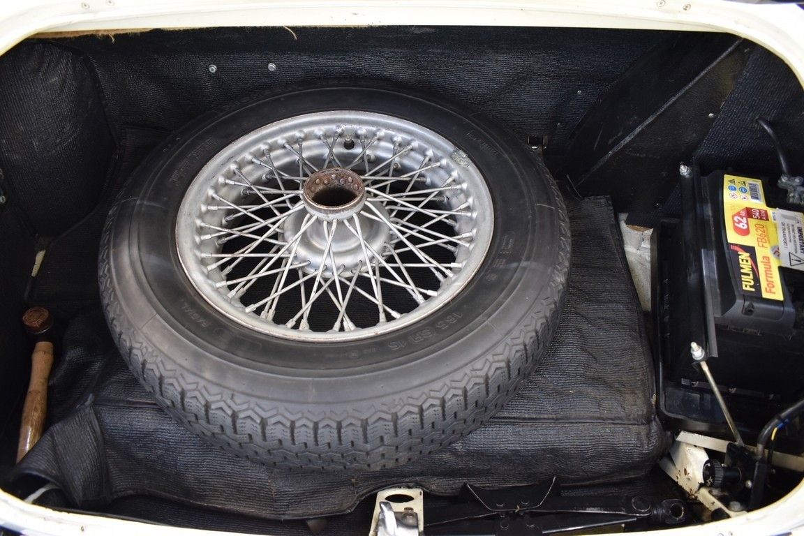
                                                Voiture
                                                 AUSTIN HEALEY 3000 MK1 BT 7