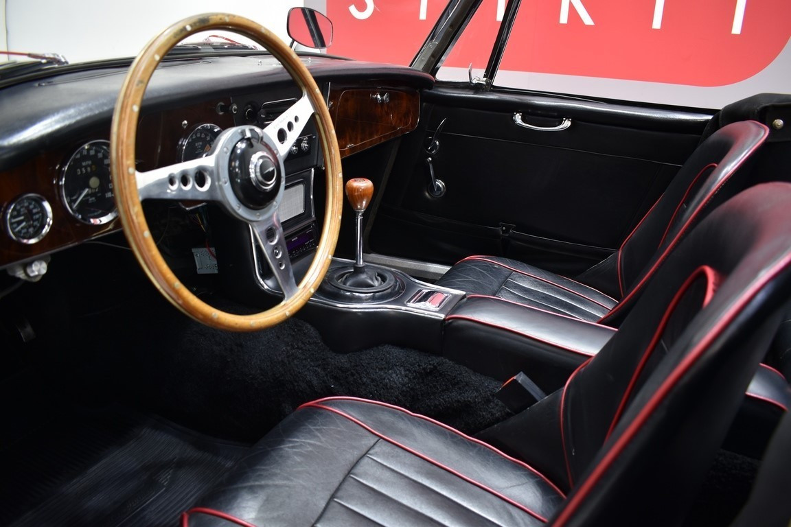 
                                                Voiture
                                                 AUSTIN HEALEY 3000 MKIII BJ8 Phase 1