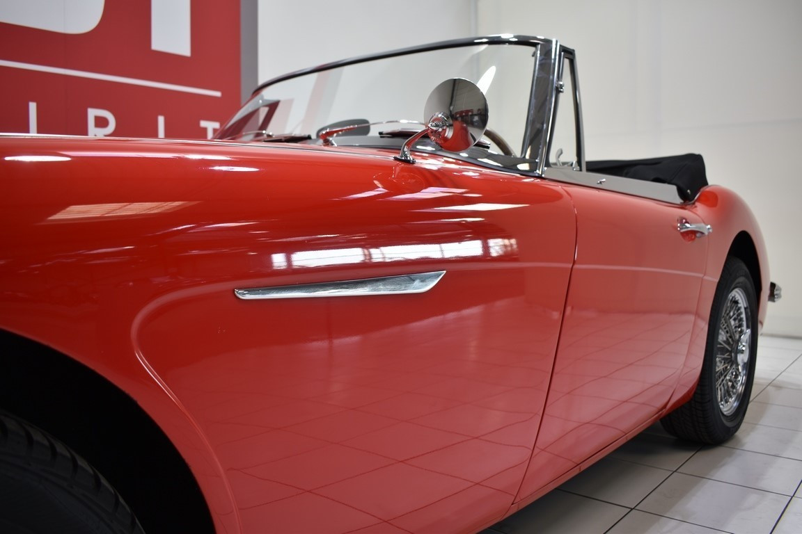 
                                                Voiture
                                                 AUSTIN HEALEY 3000 MKIII BJ8 Phase 1