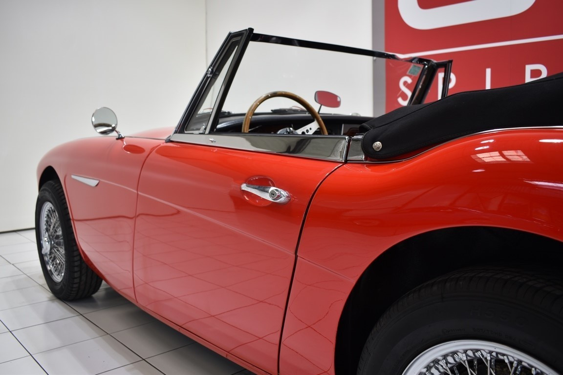 
                                                Voiture
                                                 AUSTIN HEALEY 3000 MKIII BJ8 Phase 1