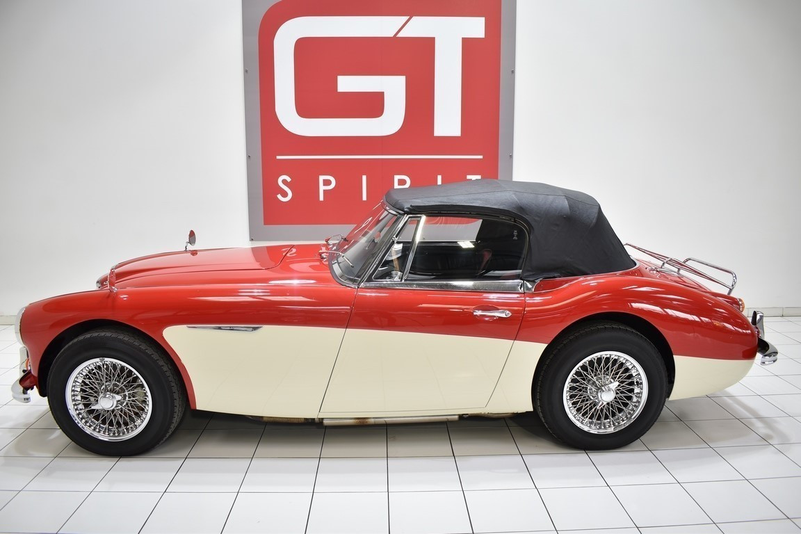 
                                                Voiture
                                                 AUSTIN HEALEY  3000 MKIII BJ8 Phase 2