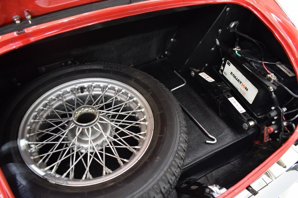 
                                                Voiture
                                                 AUSTIN HEALEY  3000 MKIII BJ8 Phase 2