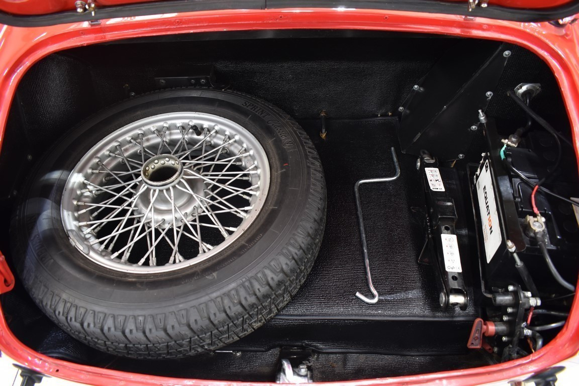 
                                                Voiture
                                                 AUSTIN HEALEY  3000 MKIII BJ8 Phase 2