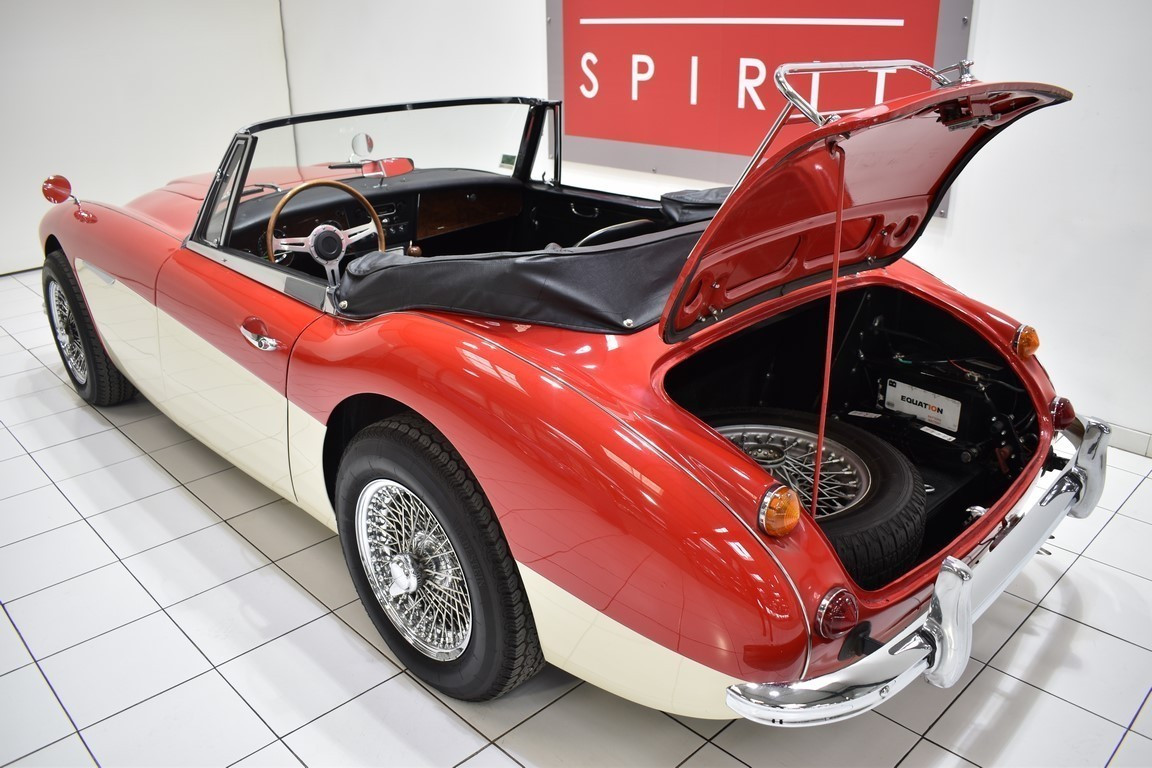 
                                                Voiture
                                                 AUSTIN HEALEY  3000 MKIII BJ8 Phase 2