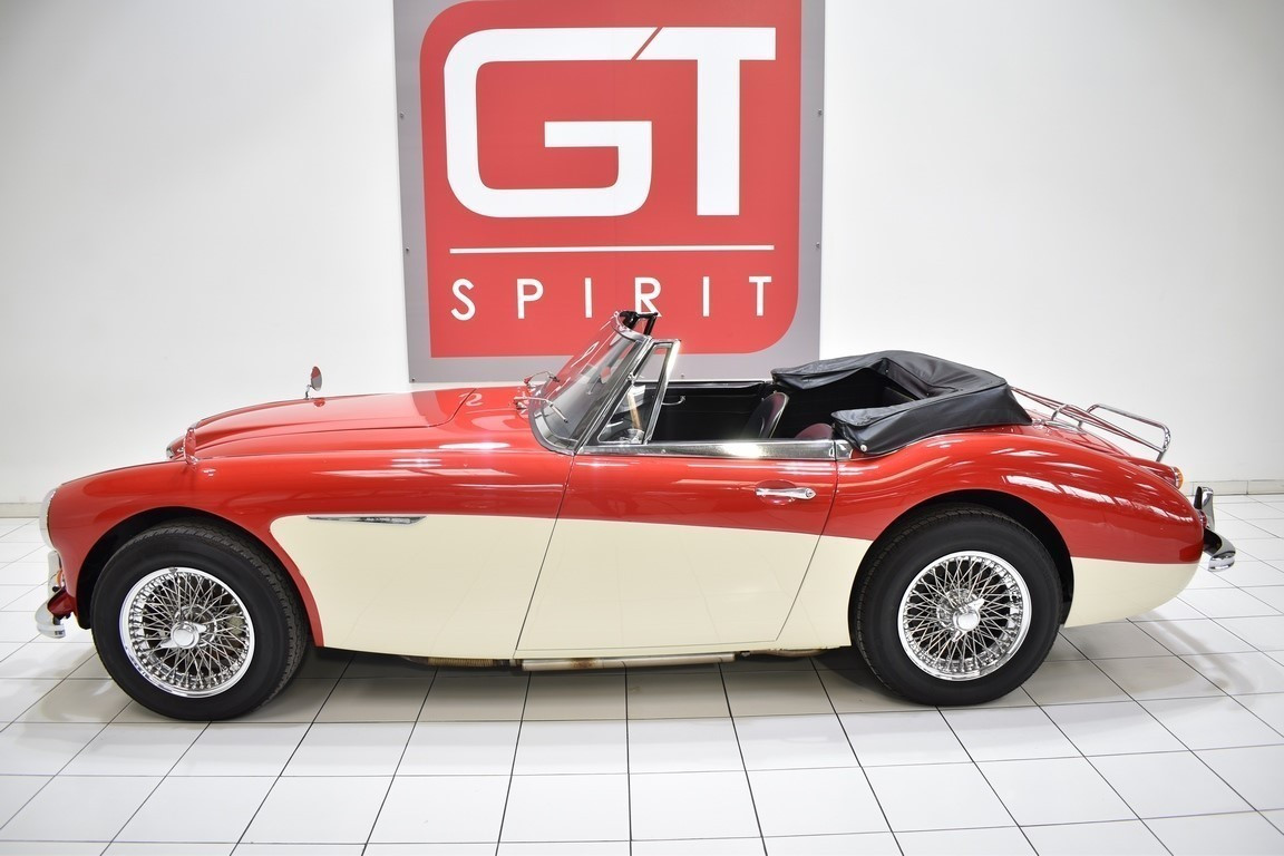 
                                                Voiture
                                                 AUSTIN HEALEY  3000 MKIII BJ8 Phase 2