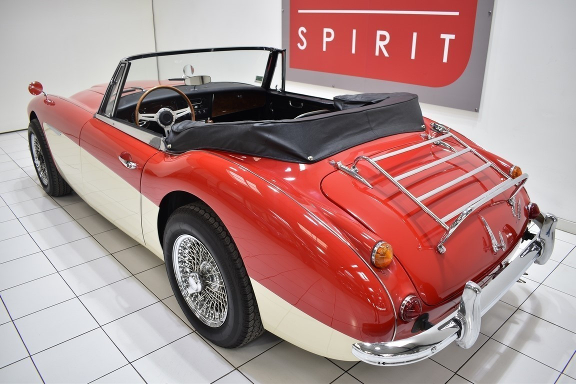 
                                                Voiture
                                                 AUSTIN HEALEY  3000 MKIII BJ8 Phase 2