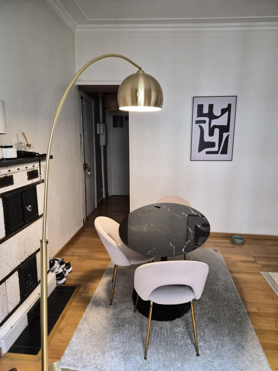 
                                                Vente
                                                 Auteuil - 2 pièces traversant