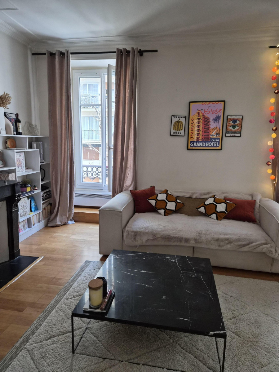 
                                                Vente
                                                 Auteuil - 2 pièces traversant