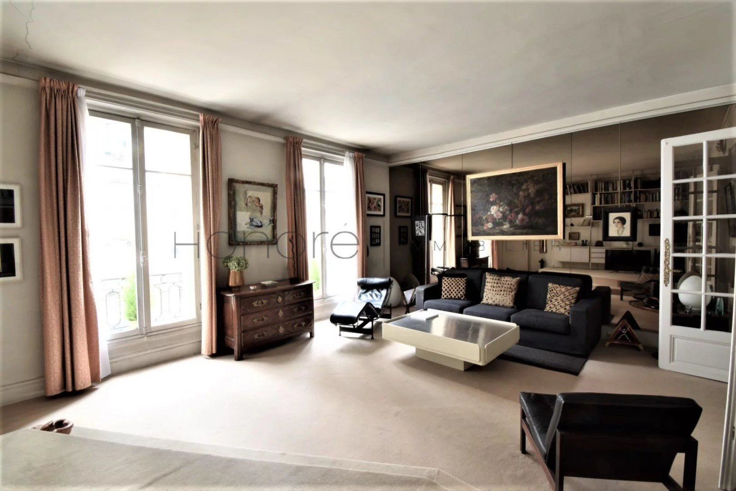 
                                                Vente
                                                 AUTEUIL - THEOPHILE GAUTIER - APPARTEMENT FAMILIAL
