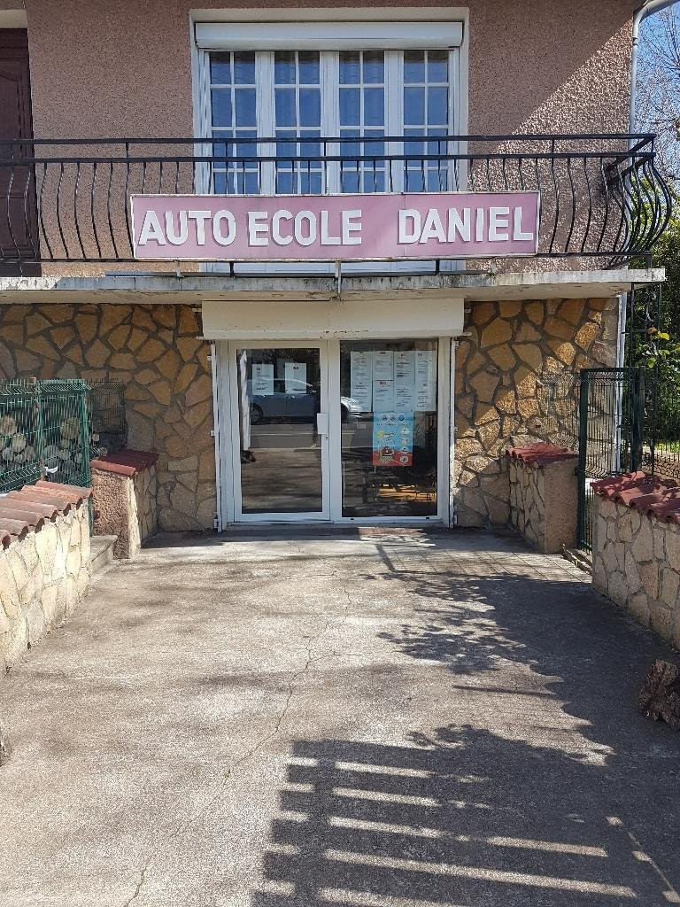 
                                                Vente
                                                 AUTO ÉCOLE