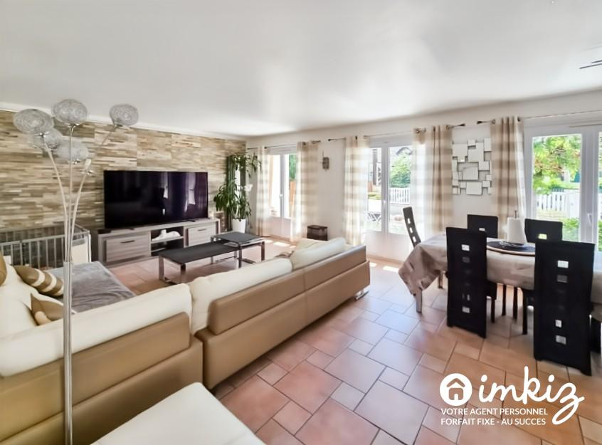 
                                                Vente
                                                 Autonomie de plain pied - maison 5 ch, dependances
