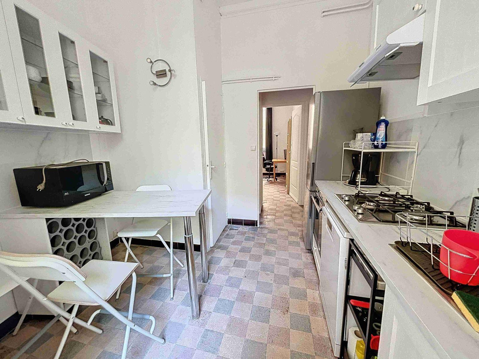 
                                                Colocation
                                                 Avignon centre, coloc sympa, Jardin terrasses