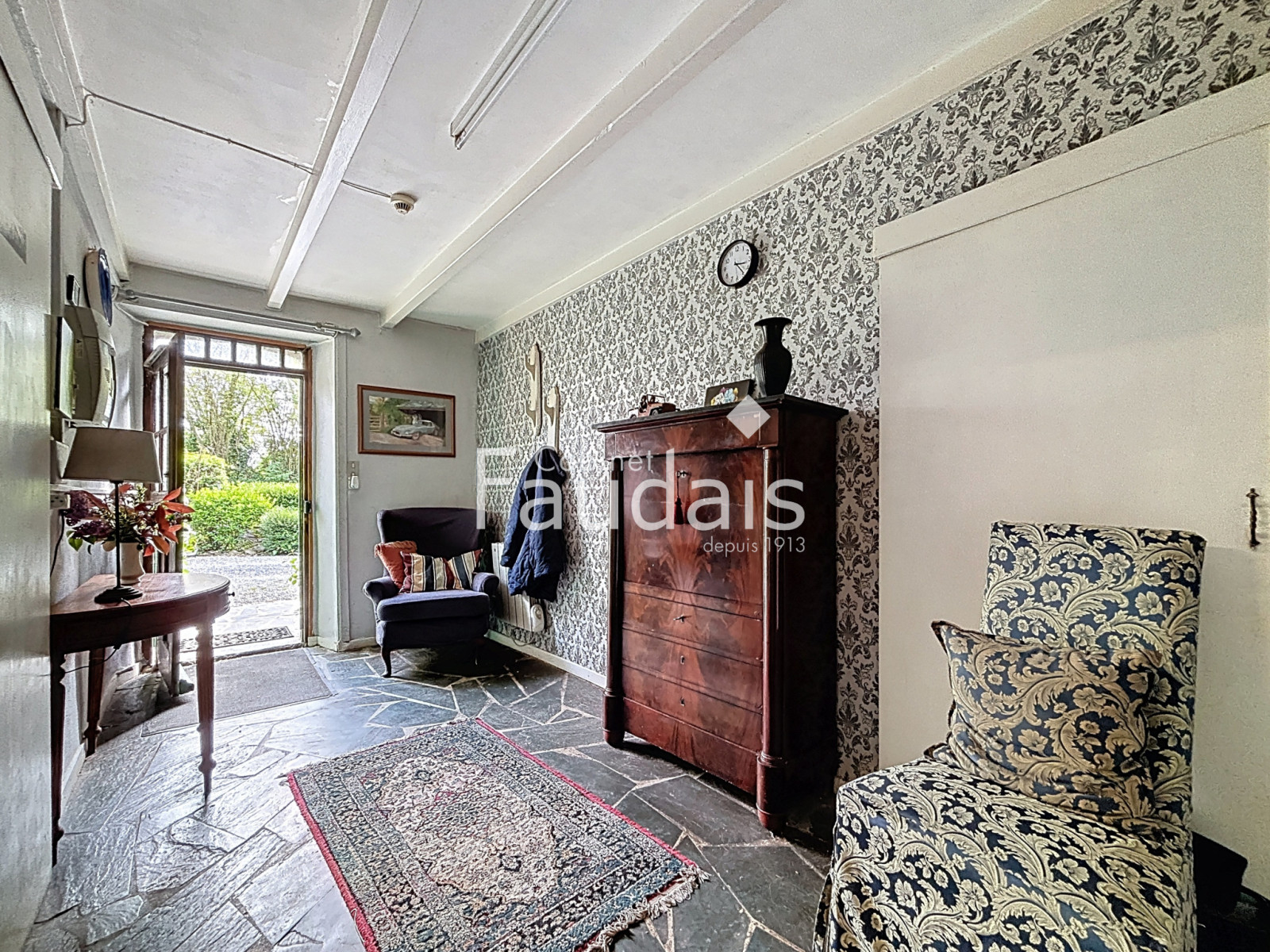 
                                                Vente
                                                 Axe GRANVILLE-COUTANCES - Maison anglo-normande avec chambre