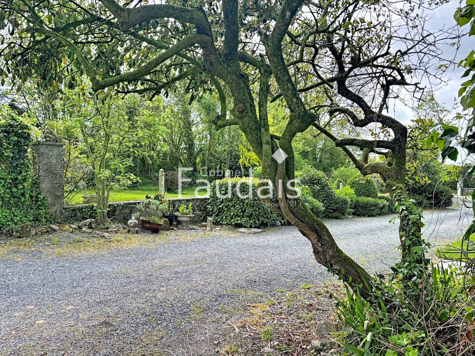 
                                                Vente
                                                 Axe GRANVILLE-COUTANCES - Maison anglo-normande avec chambre