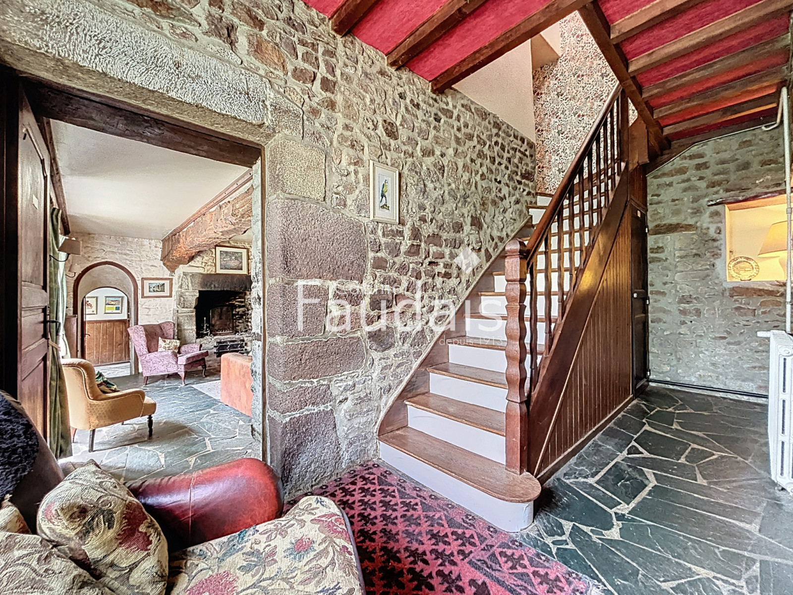 
                                                Vente
                                                 Axe GRANVILLE-COUTANCES - Maison anglo-normande avec chambre